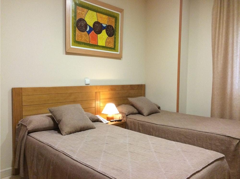 Hostal Aeropuerto มาดริด ภายนอก รูปภาพ