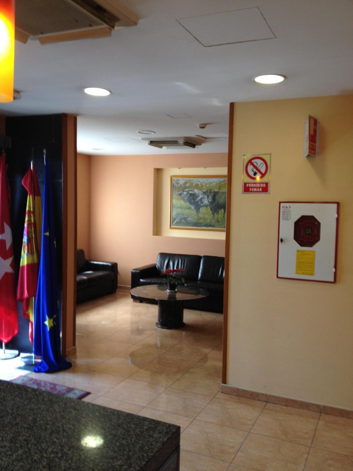 Hostal Aeropuerto มาดริด ภายนอก รูปภาพ