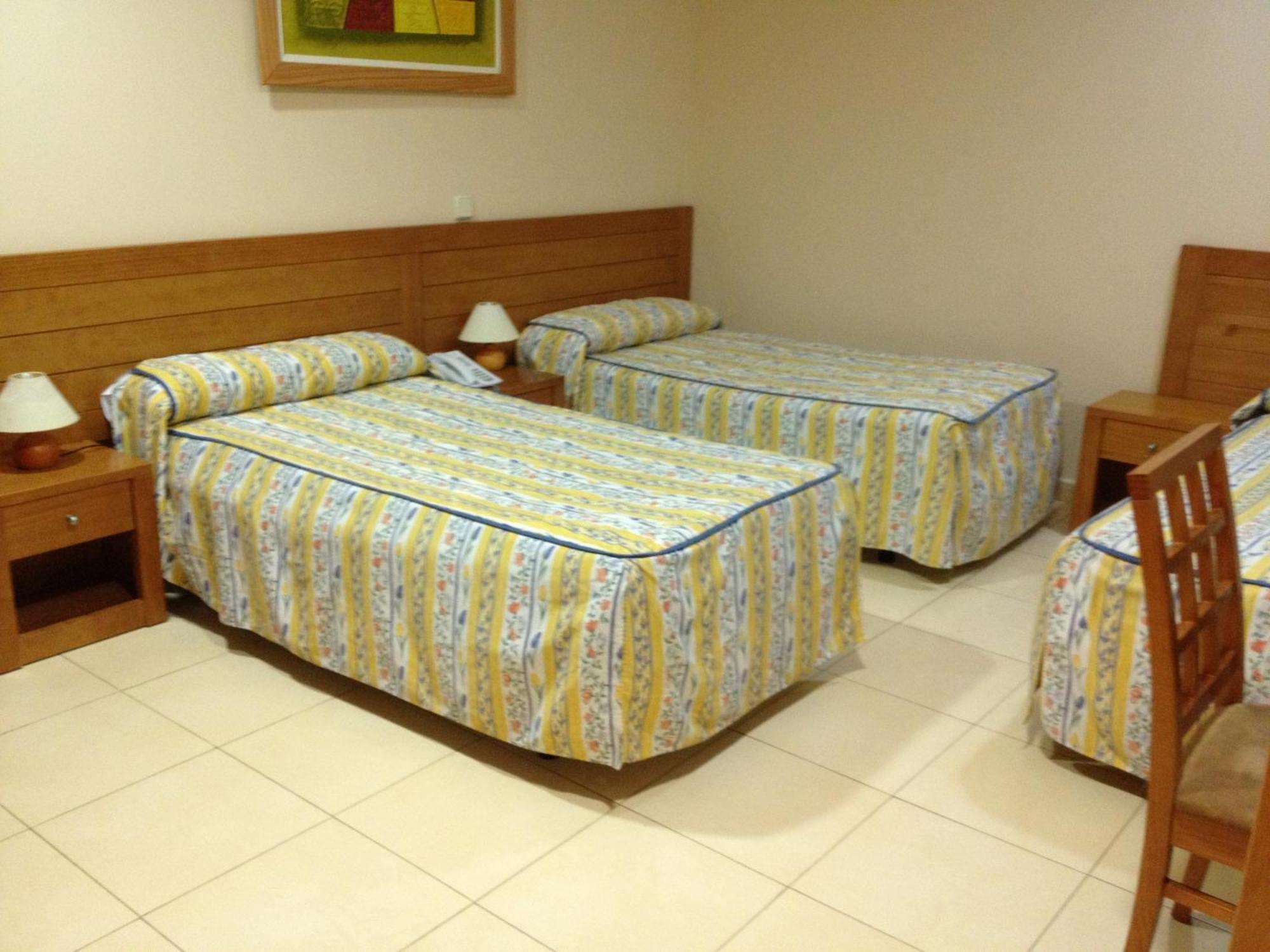 Hostal Aeropuerto มาดริด ภายนอก รูปภาพ