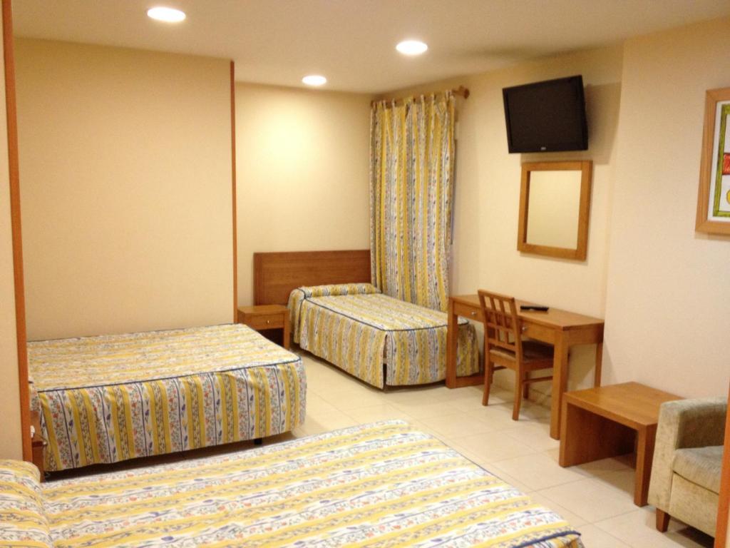 Hostal Aeropuerto มาดริด ภายนอก รูปภาพ